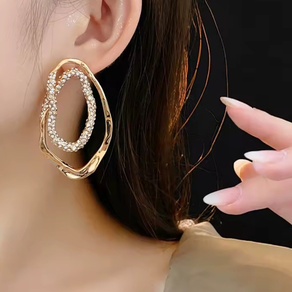 Golden Waves Crystal Double Oval Statement Earrings - Picture 5 of 11